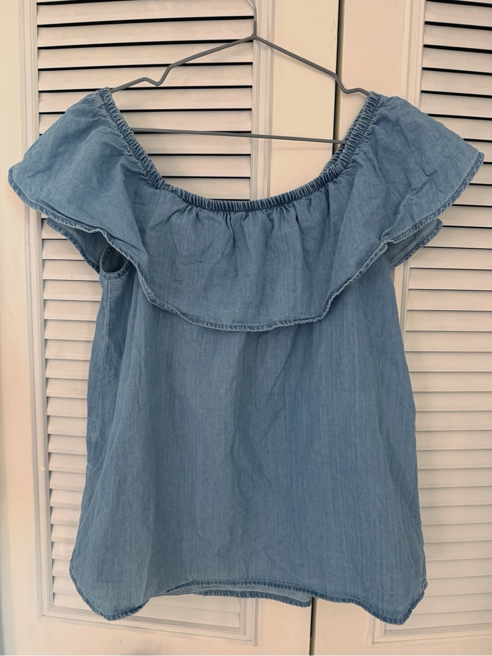 Vero Moda Light Blue Off-Shoulder Ruffle Chambray Top